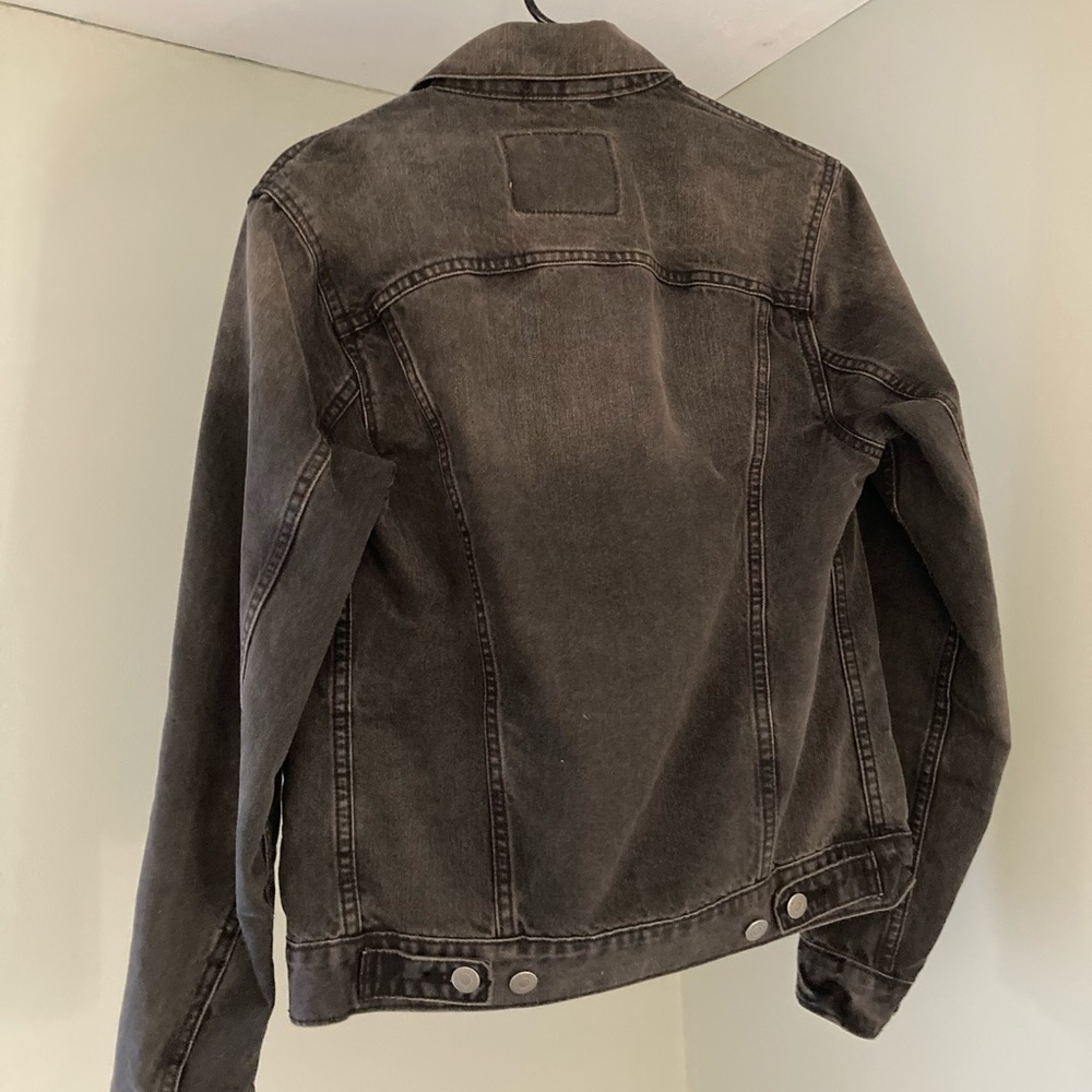 Black Levi’s Denim Jacket - Picture 8 of 8